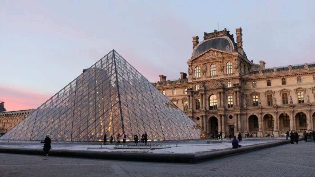 Louvre Museum 