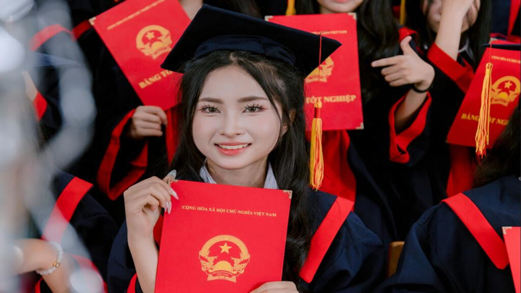 Diploma vs Degree-Which Should You Choose