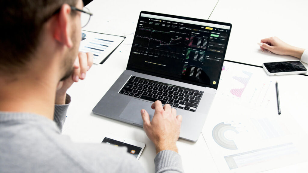 Investment Banking Associate