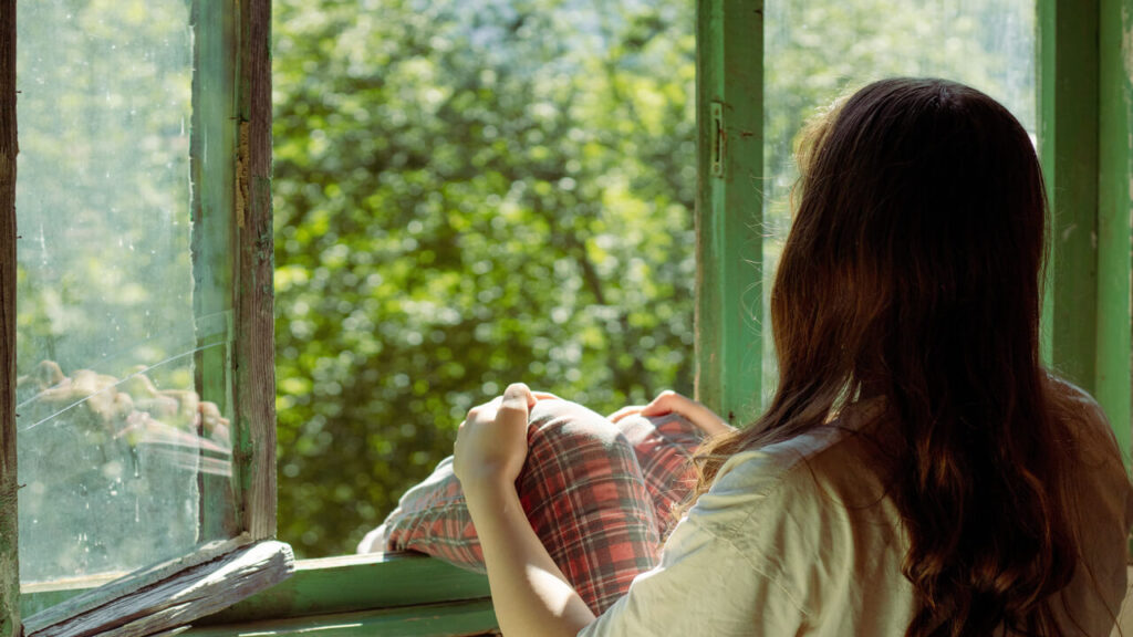 How to Deal with Homesickness- 10 Tips for Students Abroad