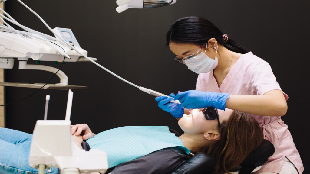 Becoming a Dental Hygienist-Your Complete Guide